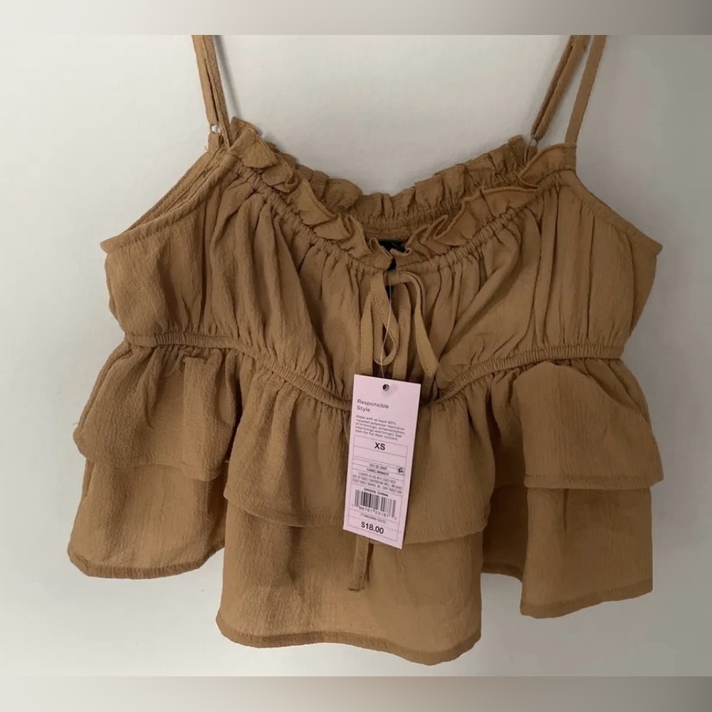 🆕#3 Wild Fable NWT ruffled cami crop top in a beautiful camel color. SIZE MED - Picture 5 of 10